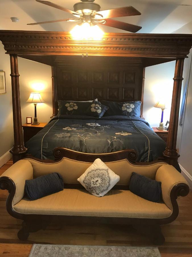 Edgewood Manor Inn Bed And Breakfast Провиденс Экстерьер фото
