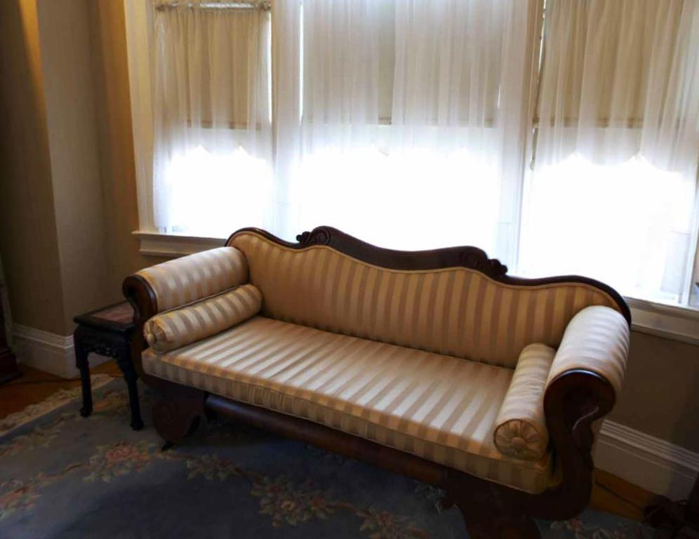 Edgewood Manor Inn Bed And Breakfast Провиденс Номер фото