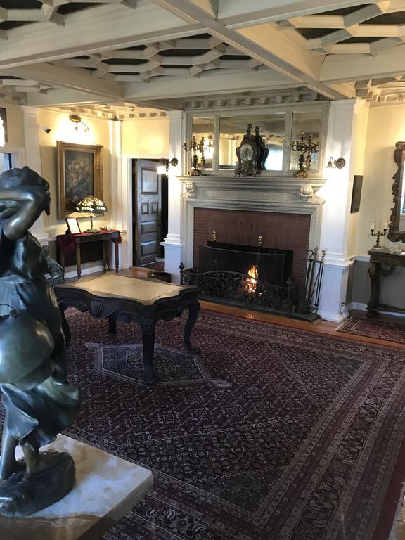 Edgewood Manor Inn Bed And Breakfast Провиденс Экстерьер фото